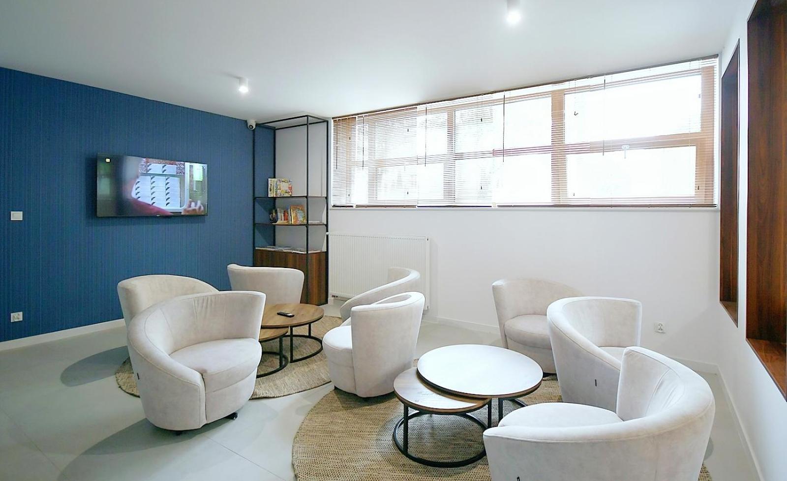 Blue Wave Apartment *
